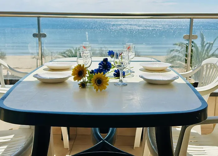 3170 Hort De Mar E 341, Vista Inmejorable, En 1ª Linea De Mar Y Frente A La Playa Mas Espaciosa De Roses. Edificio Tranquilo. A.A. Parking. - Es-258-4