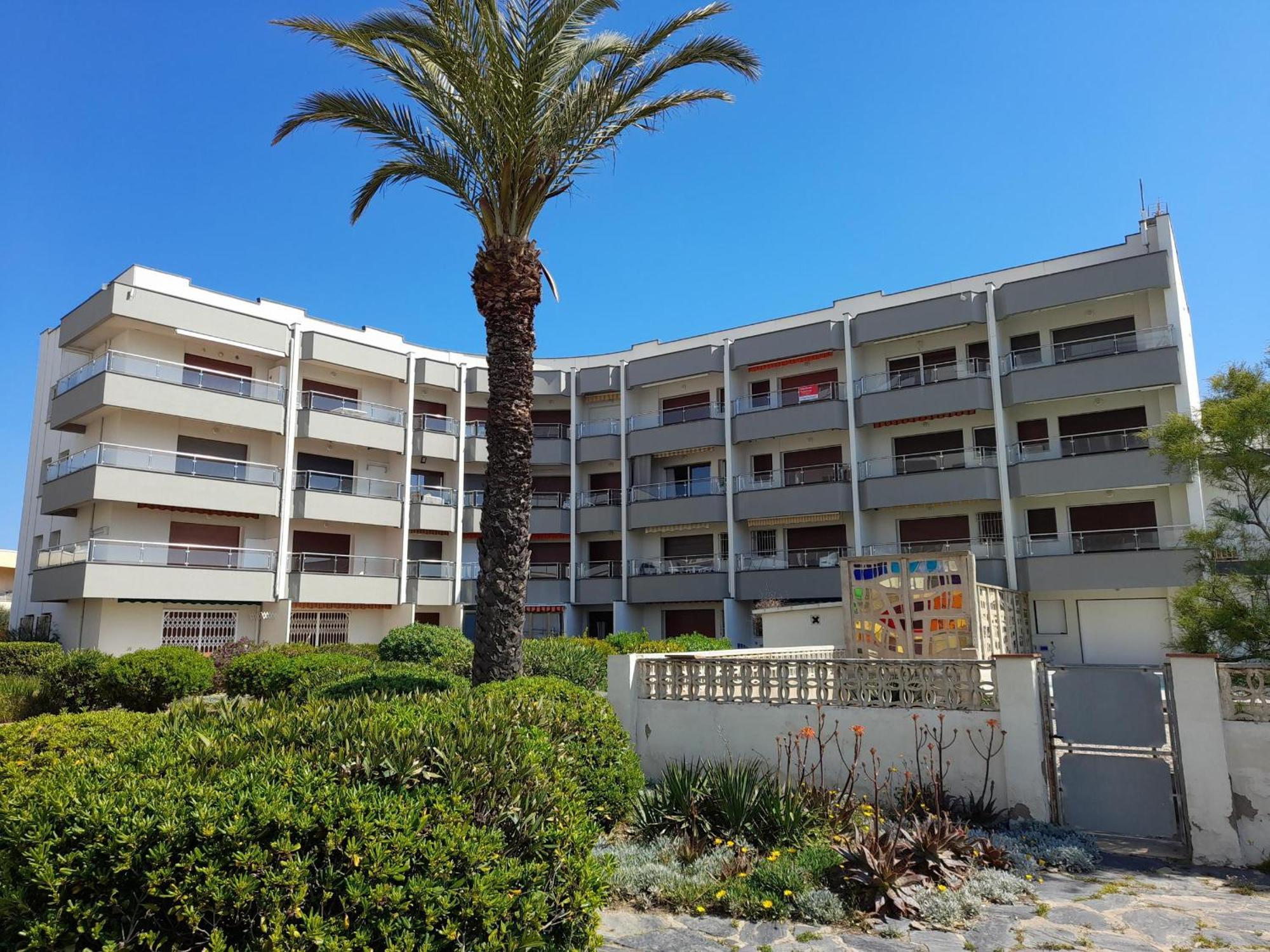 Appartement 3170 Hort De Mar E 341, Vista Inmejorable, En 1ª Linea De Mar Y Frente A La Playa Mas Espaciosa De Roses. Edificio Tranquilo. A.a. Parking. - Es-258-4 *