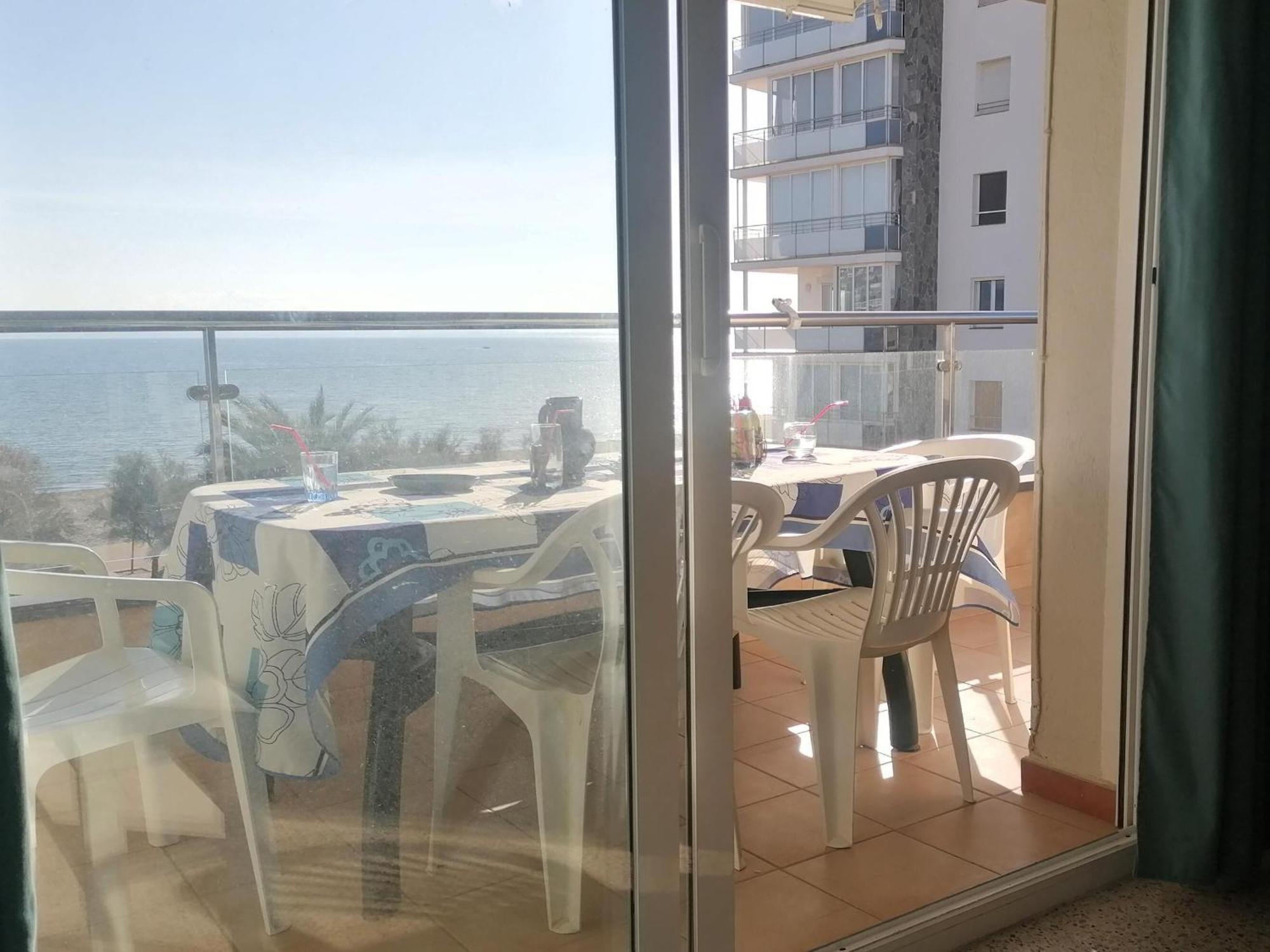 3170 Hort De Mar E 341, Vista Inmejorable, En 1ª Linea De Mar Y Frente A La Playa Mas Espaciosa De Roses. Edificio Tranquilo. A.a. Parking. - Es-258-4 Appartement *
