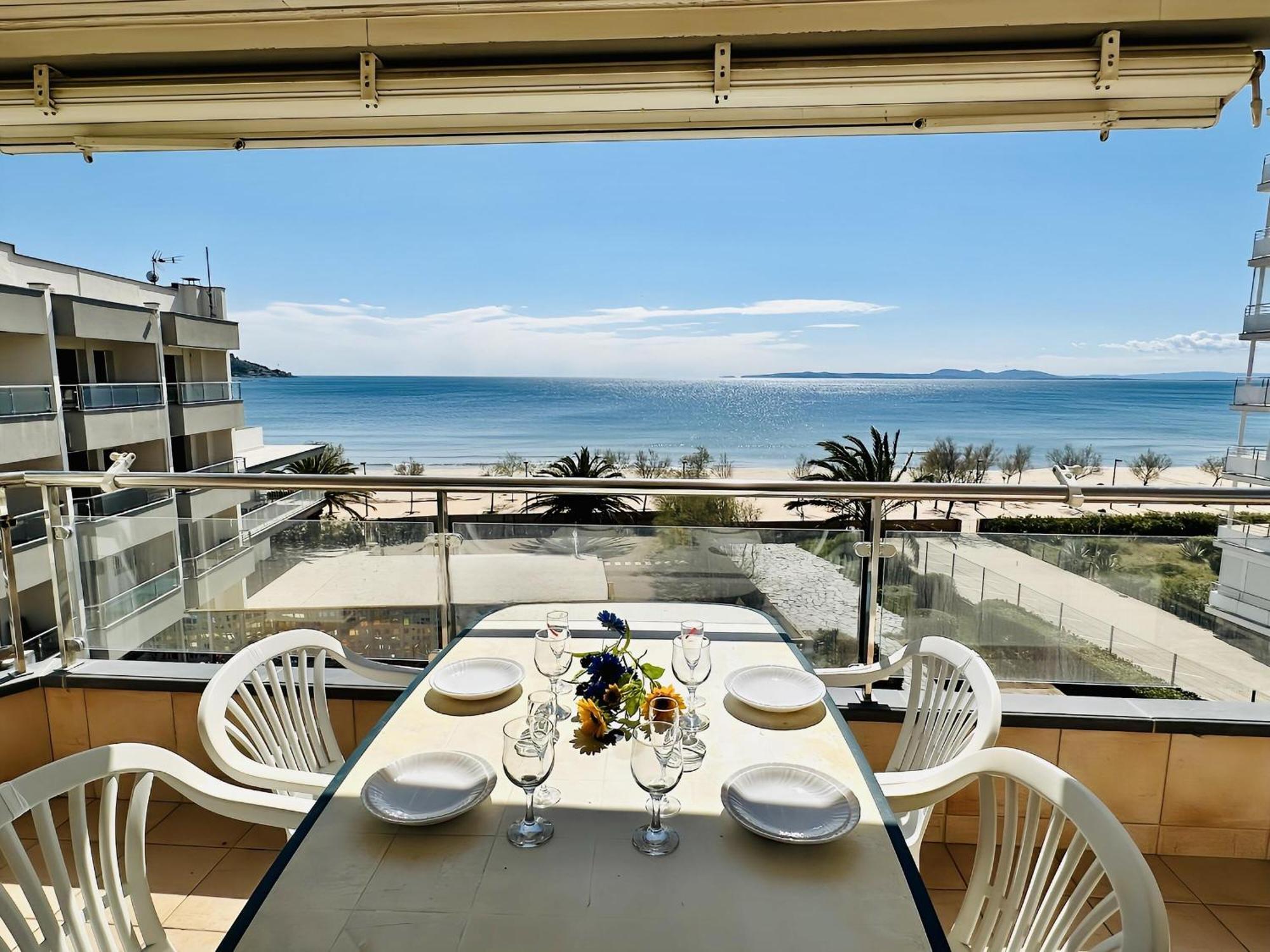 Appartement 3170 Hort De Mar E 341, Vista Inmejorable, En 1ª Linea De Mar Y Frente A La Playa Mas Espaciosa De Roses. Edificio Tranquilo. A.a. Parking. - Es-258-4