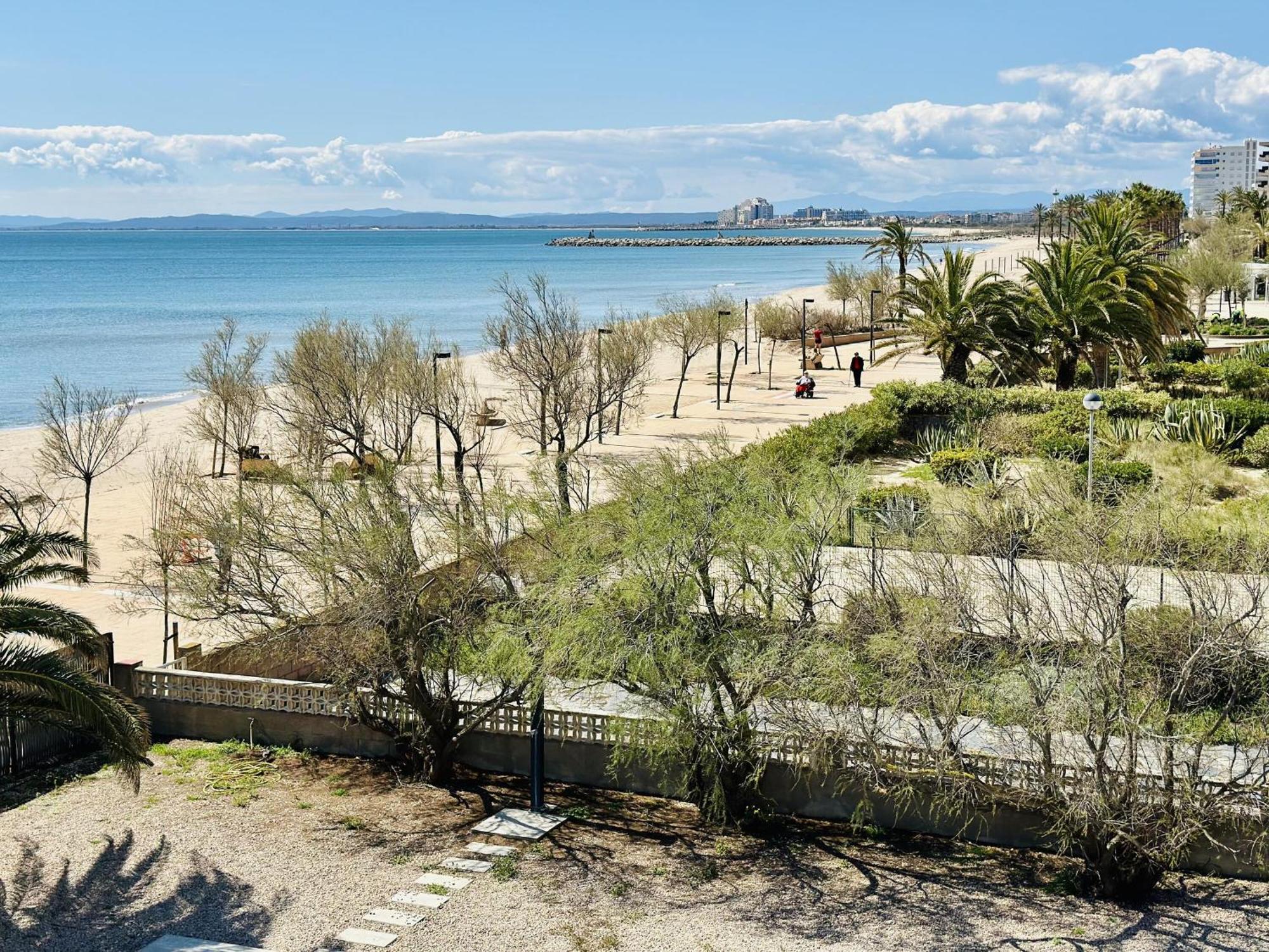 Appartement 3170 Hort De Mar E 341, Vista Inmejorable, En 1ª Linea De Mar Y Frente A La Playa Mas Espaciosa De Roses. Edificio Tranquilo. A.a. Parking. - Es-258-4 Roses